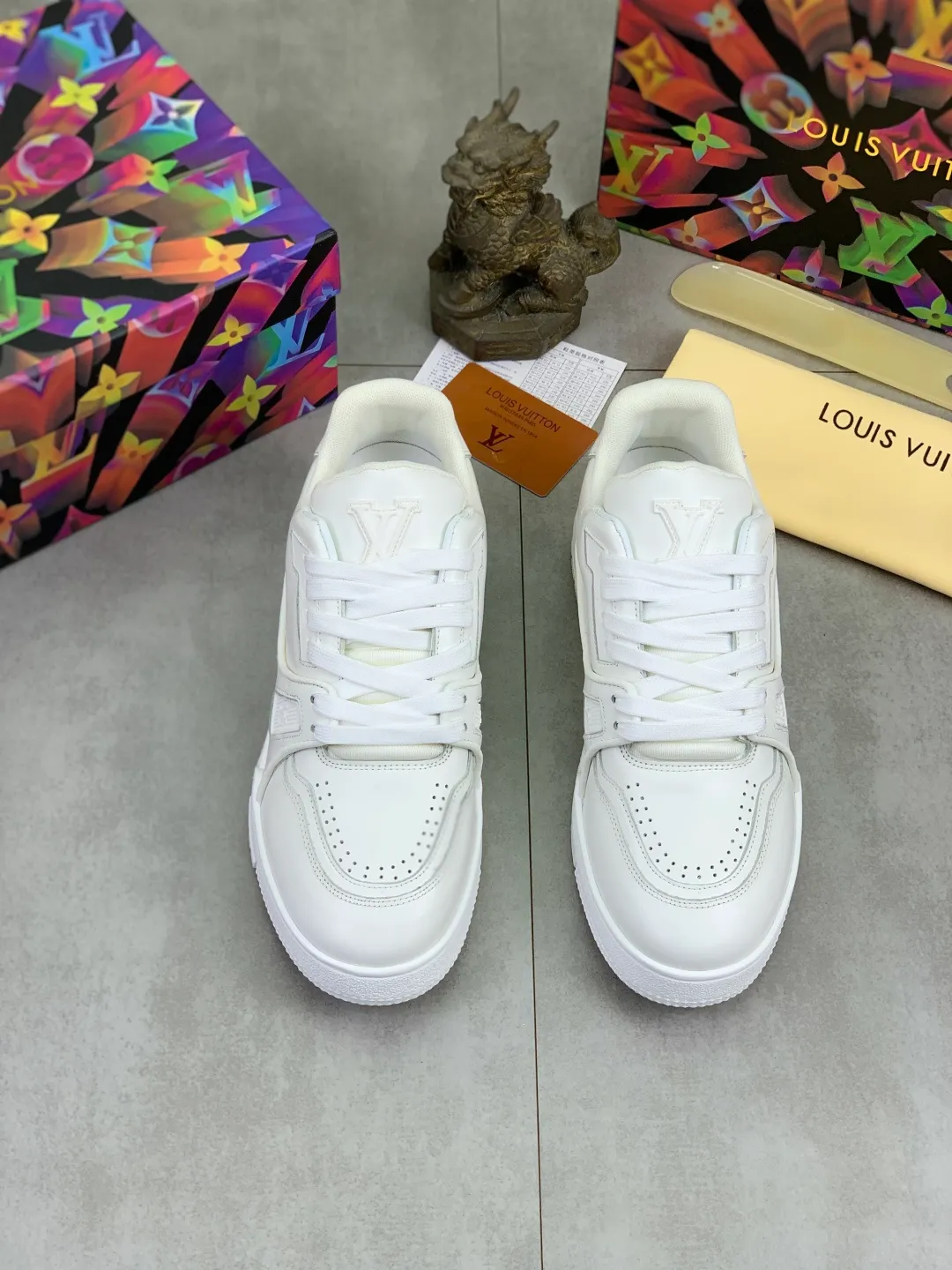 Men's men's shoes 💰P560 new style 💶【LOUIS VUITTON) (original order) new style 🍀LV Louis Vuitton *——LV classic trendy shoes! Made of imported original cowhide and water-dyed cowhide lining. The latest original wear-resistant rubber combination outsole! High quality products! Multiple colors available, code number: 38-46
